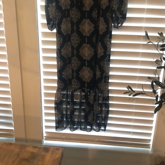 Long dress. - Picture 2 of 4